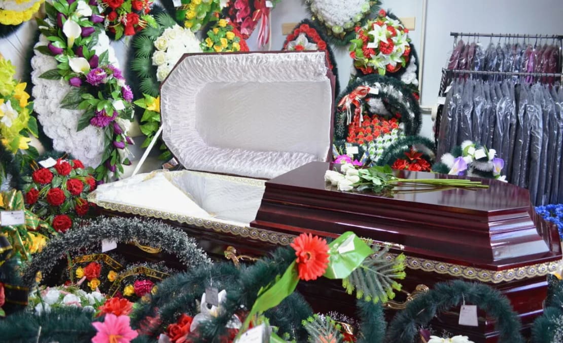 Стандартные похороны в Луганске